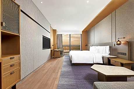 Guest room 1 King, River view