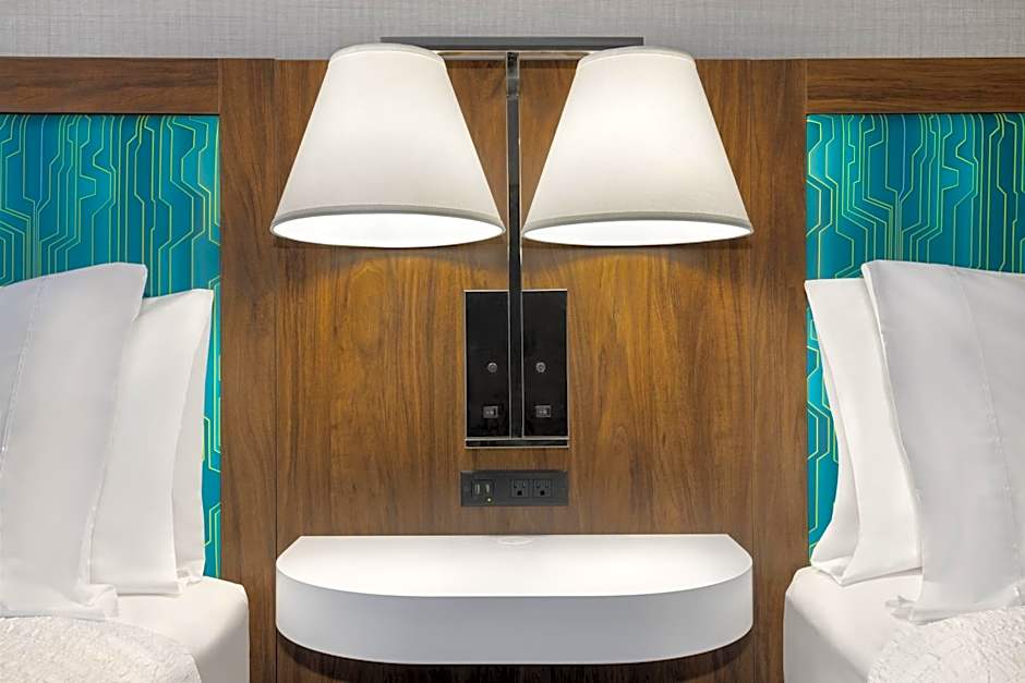 Hampton Inn & Suites by Hilton Toronto Downtown