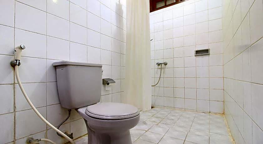 RedDoorz near Klaten Train Station