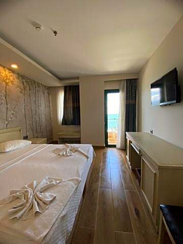 Photo 1 of 17 of Double Room