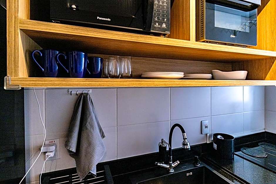 Apto c piscina e WiFi na Praia da Enseada -Guaruja