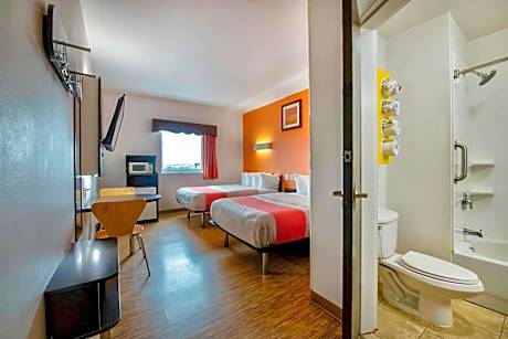 Quadruple Room - Non-Smoking