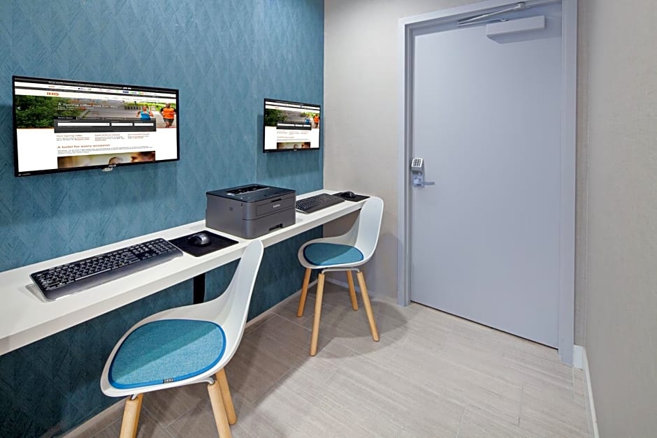 Holiday Inn Express Hollywood Walk of Fame By IHG