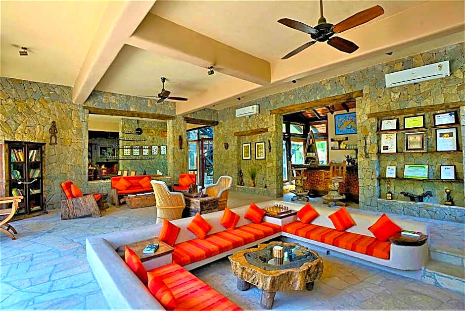 Pugdundee safaris - Kanha Earth Lodge