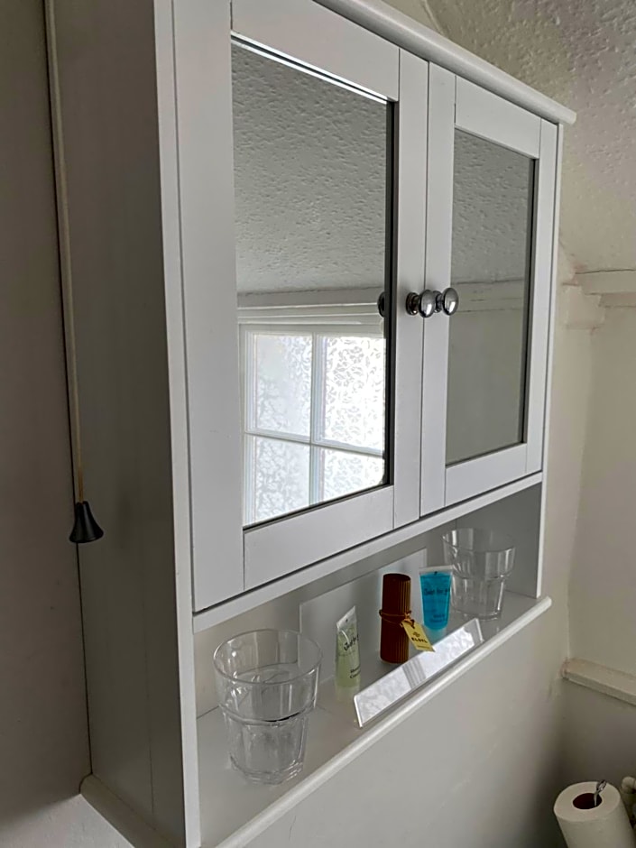 The Old Brasserie & Rooms @ no.8