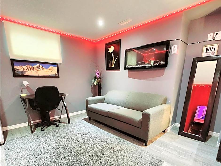 Staycation Studio Apartment, Private kitchen , Washroom, Micro Gym & Free Onsite Parking