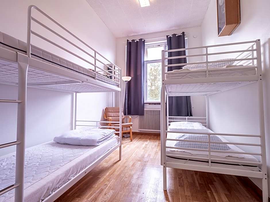 Photo 1 of 4 of Quadruple Room