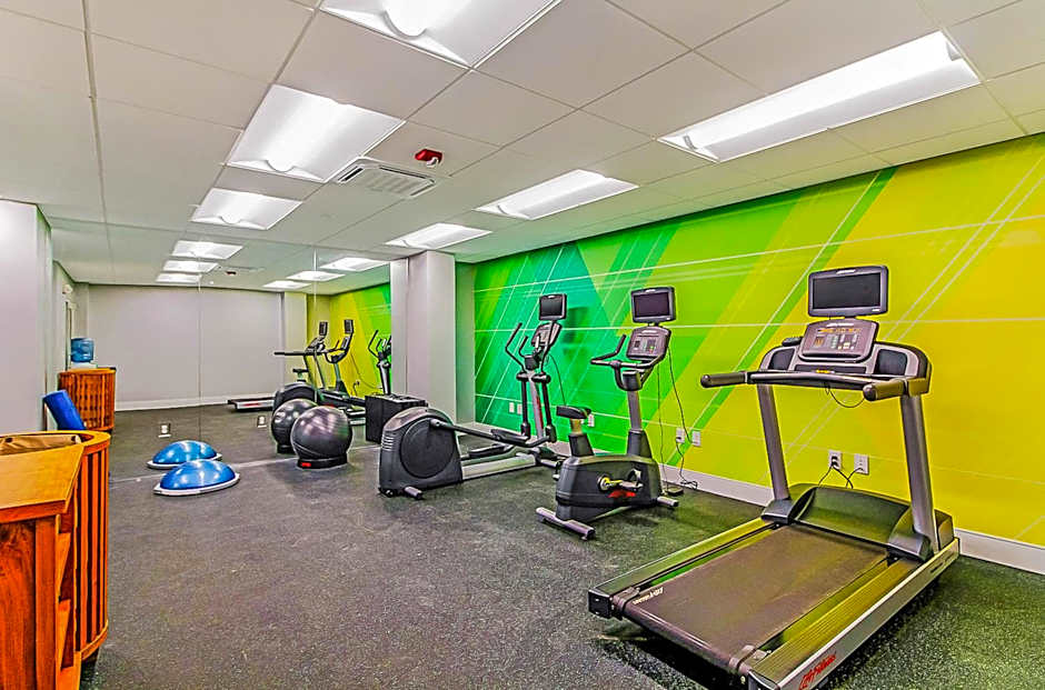 Holiday Inn Resort Oceanfront at Surfside Beach by IHG