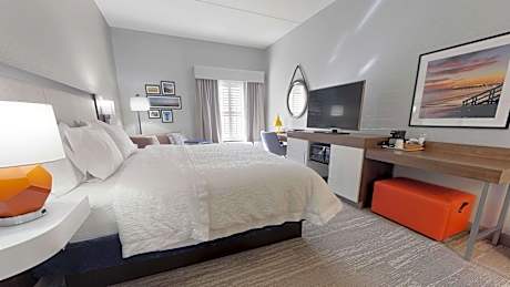 1 King Bed Nonsmoking