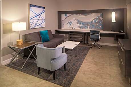 King Suite - Hearing Accessible/Non-Smoking
