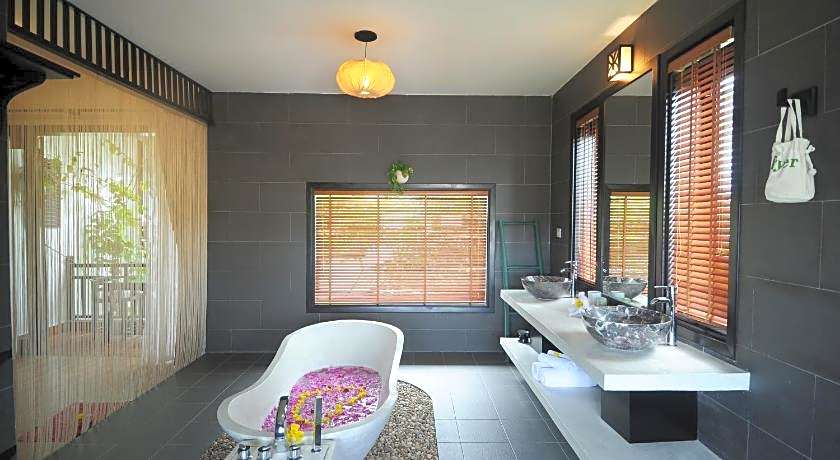 East West Villas Hoi An