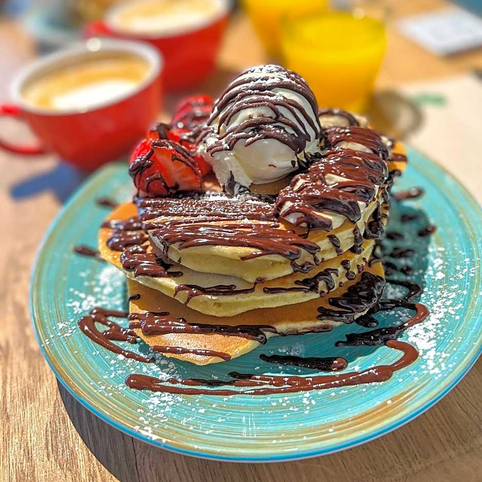 Aris Grand Place Hotel