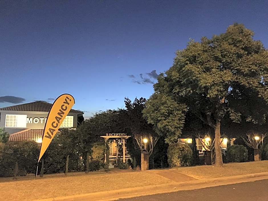 White Lanterns Motel