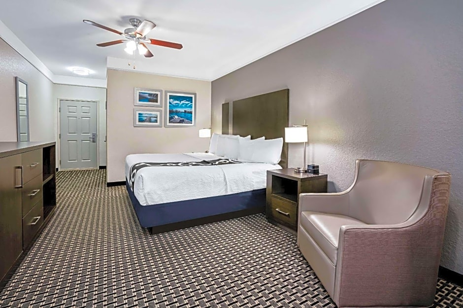 La Quinta Inn & Suites by Wyndham Conroe