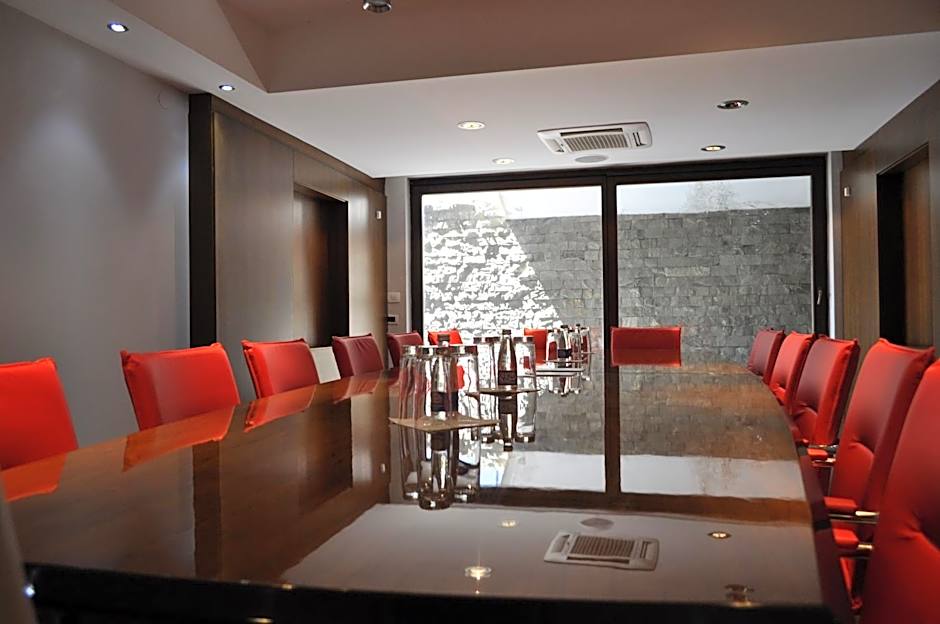 Hotel Dolce International