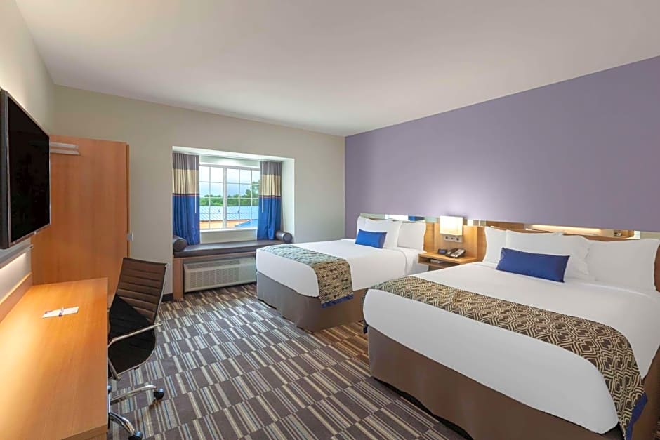 Microtel Inn & Suites by Wyndham College Station