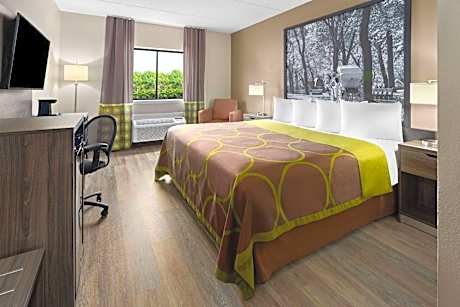 Deluxe King Suite