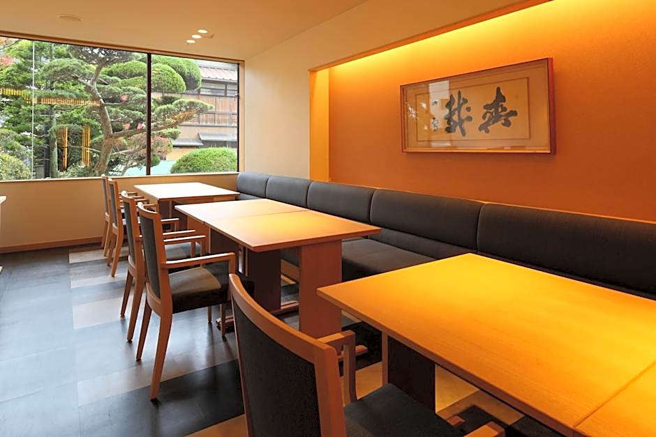 Nakanobo Zuien (Adult Only)