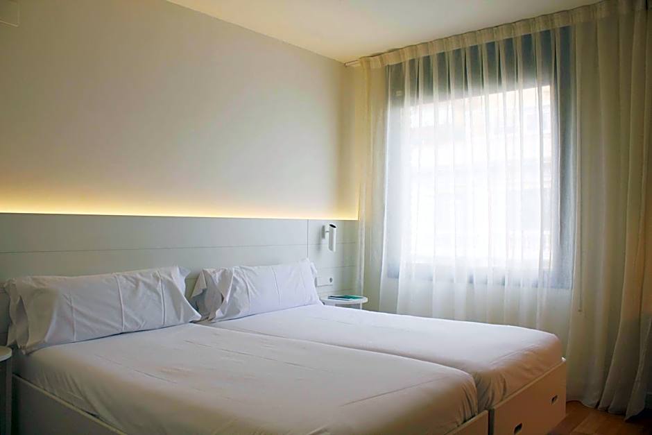 Pol & Grace Hotel