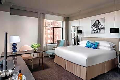 King Guest Room - Club Level