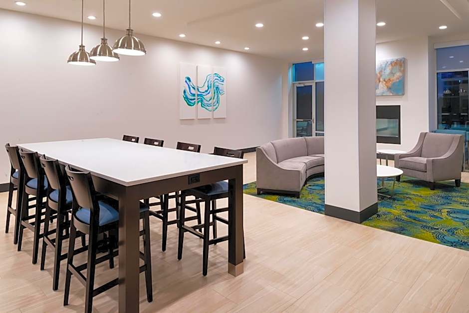 Holiday Inn & Suites Farmington Hills - Detroit NW, an IHG Hotel By IHG