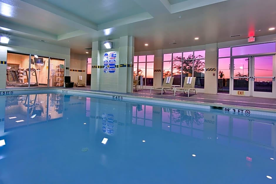 Holiday Inn Hotel & Suites Bakersfield, an IHG Hotel