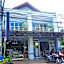 Pensiri House