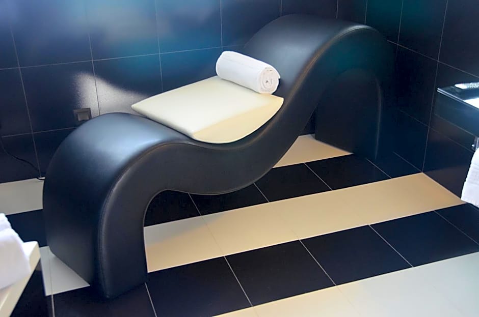 Vinyl M Hotel - Adults Only