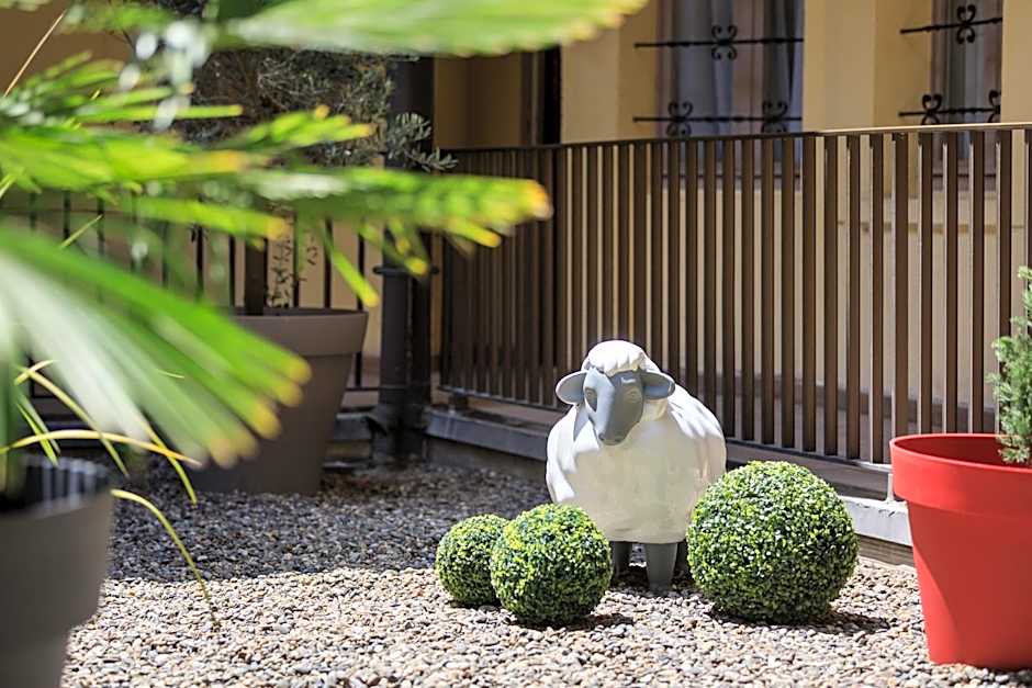 Matabi Hotel Toulouse Gare by HappyCulture