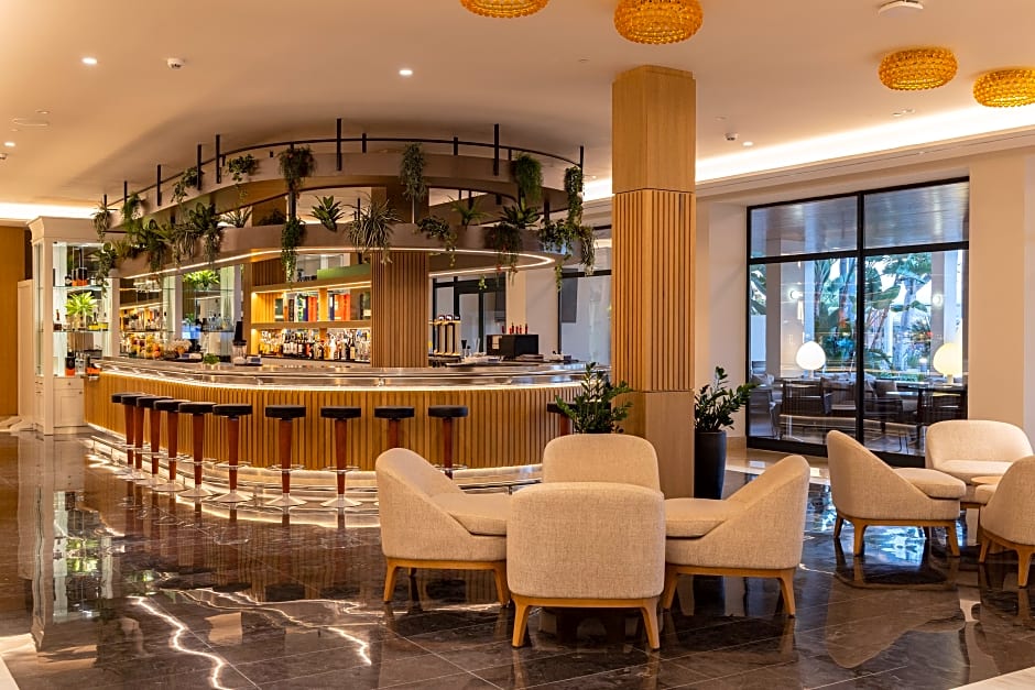 Hipotels Barrosa Palace