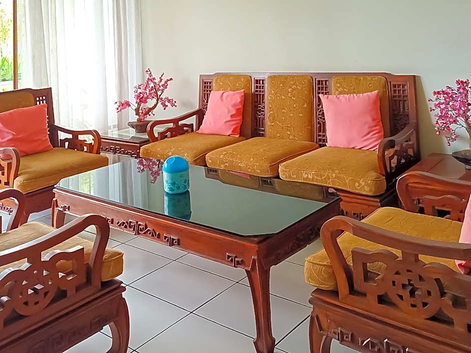 Cozy Homestay Syariah Mitra RedDoorz Bandung