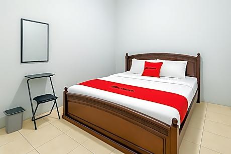 RedDoorz near Metro Bandung