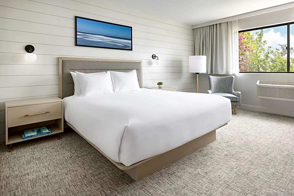 The Pell - JDV by Hyatt