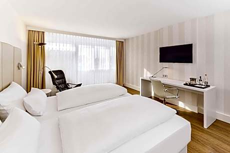 Deluxe Twin Room with Extra Bed