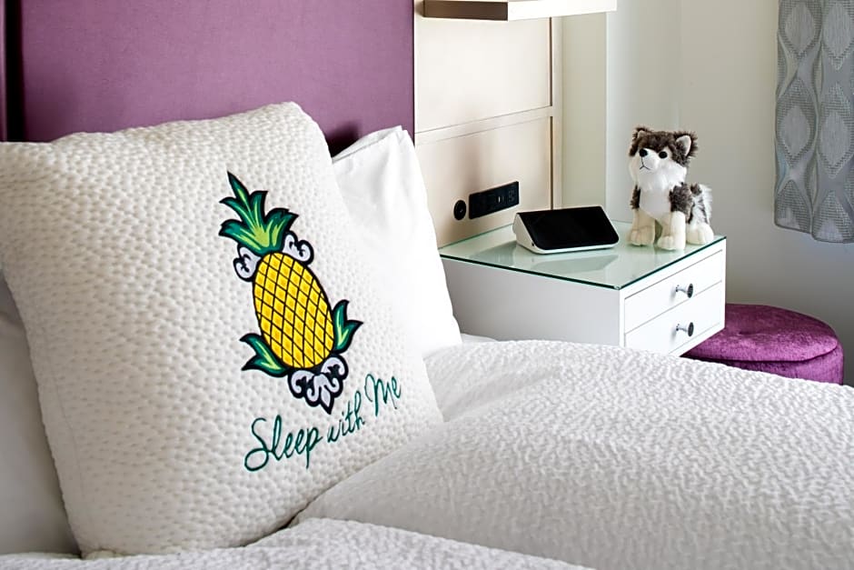Staypineapple, An Artful Hotel, Midtown