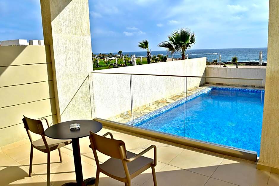 Amphora Hotel & Suites