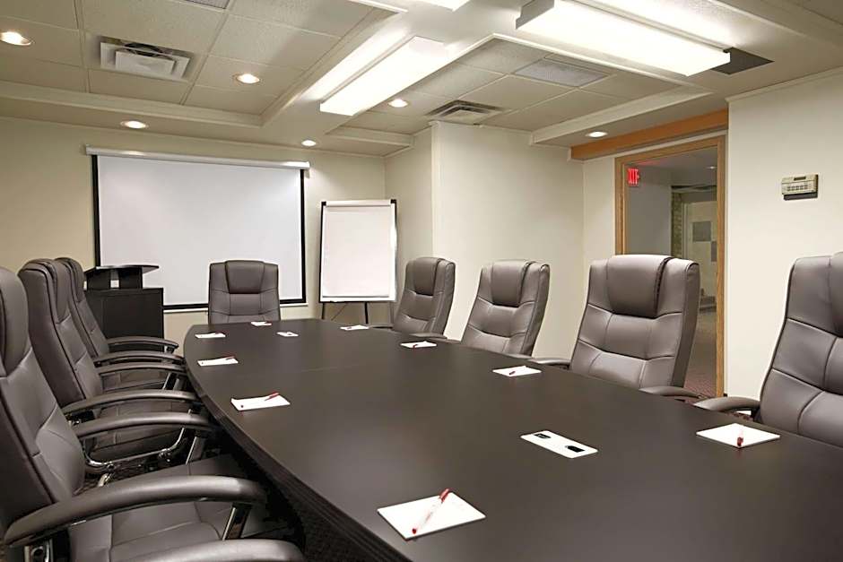 Ramada by Wyndham Lethbridge