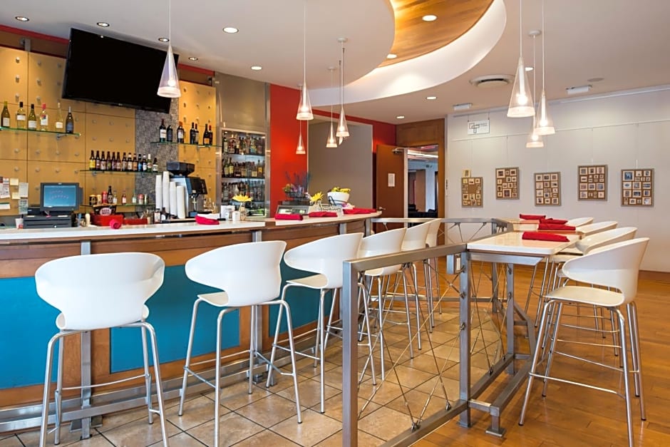 Hotel Indigo Columbus Architectural Center By IHG