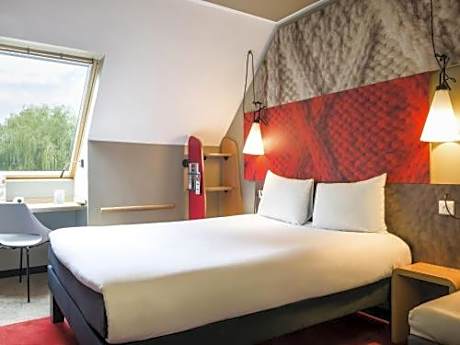 ibis Senlis