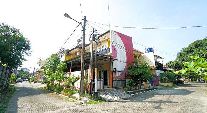 Mahkota Sivali near Soekarno Hatta Airport Mitra RedDoorz