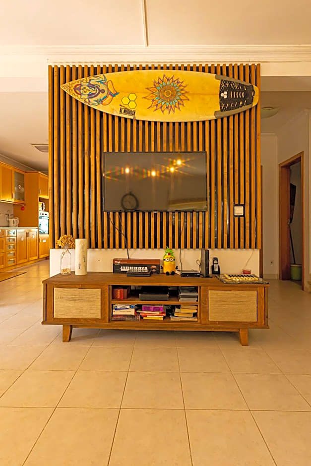 Pineapple Surf House