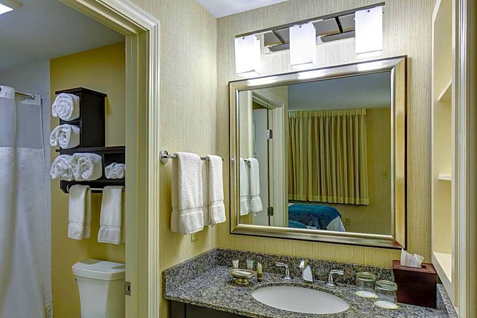 Port Inn & Suites Kennebunk, an Ascend Collection Hotel