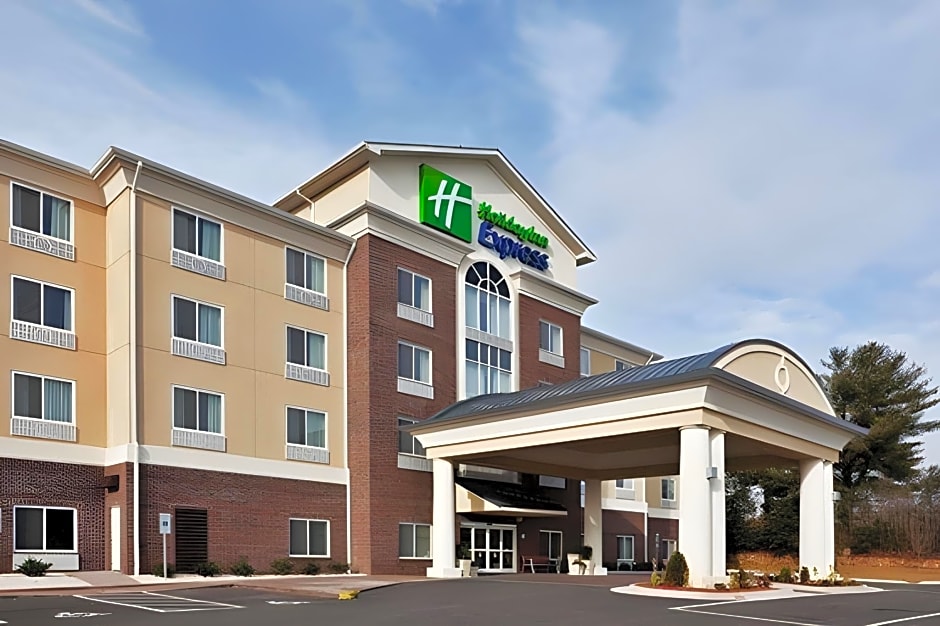Holiday Inn Express & Suites Statesville By IHG