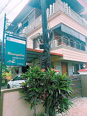 Maanyatha Spacious Studio Room