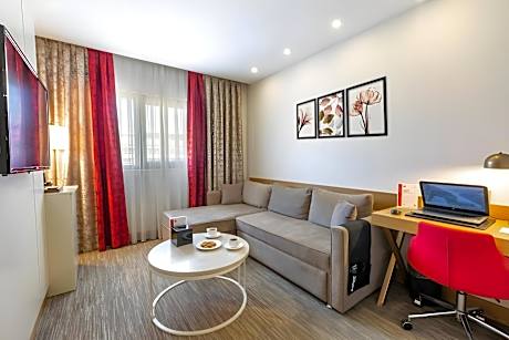 Deluxe Suite