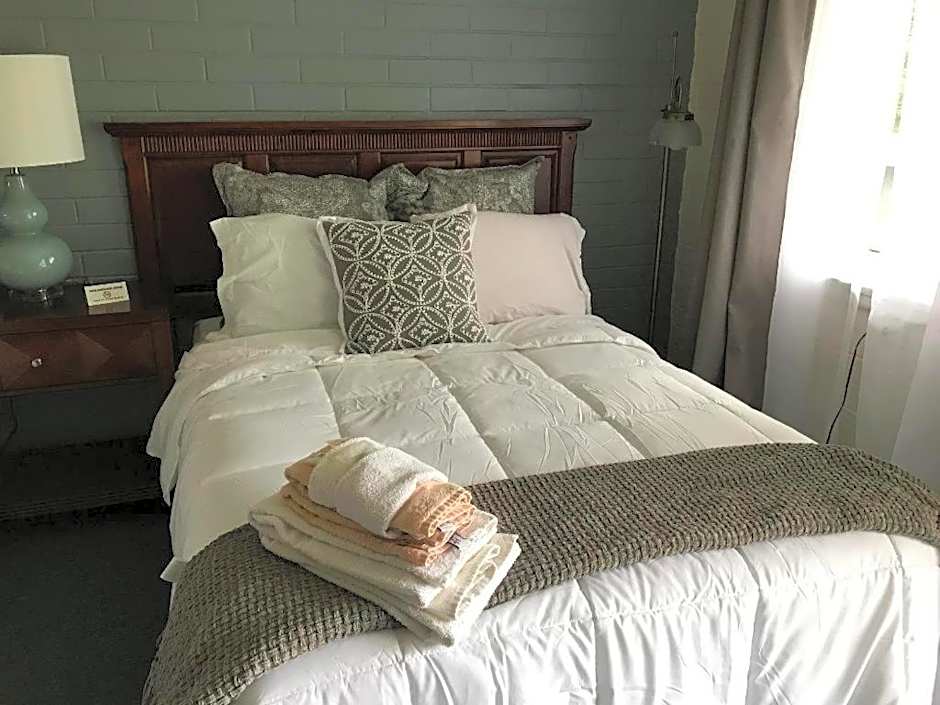 Keuka Lake Motel - Adults Only