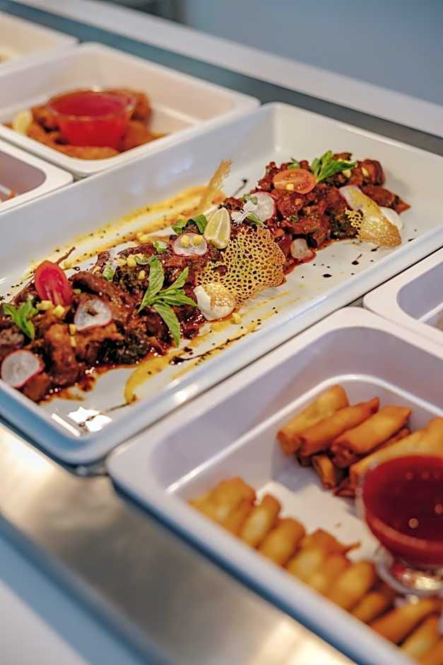 Seasons Hotel (Adults Only)