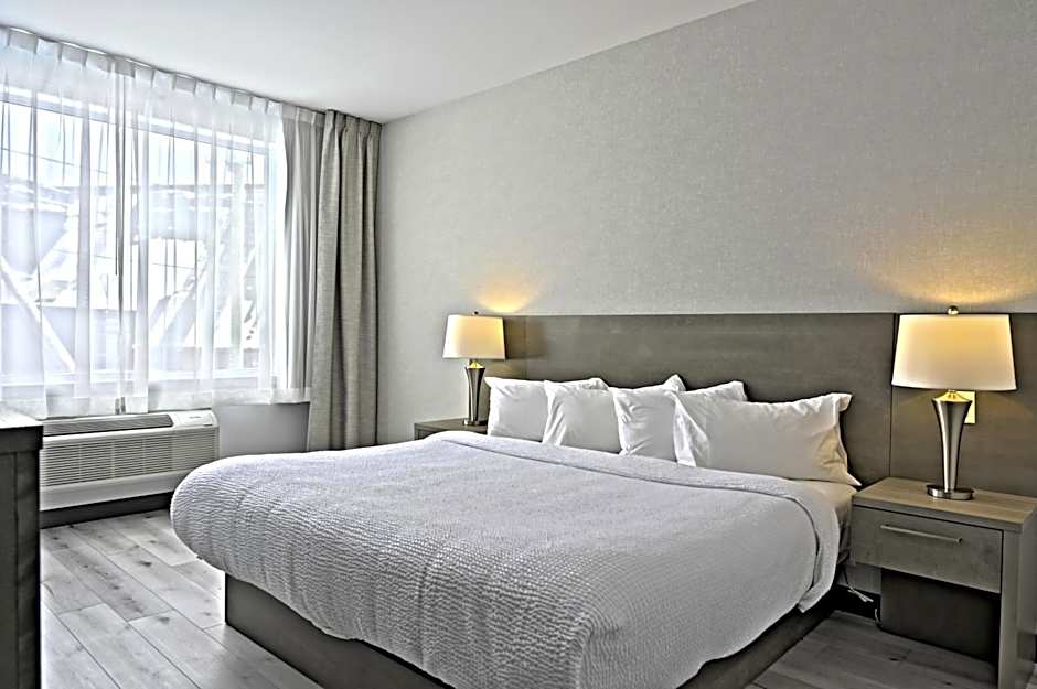 Photo 1 of 29 of Repotel Levis