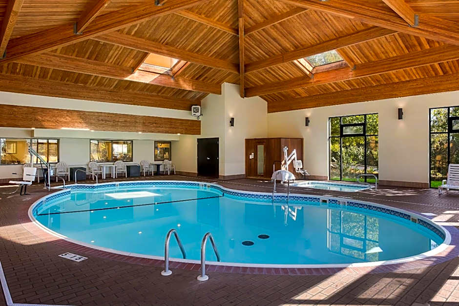 Comfort Inn & Suites Branson Meadows