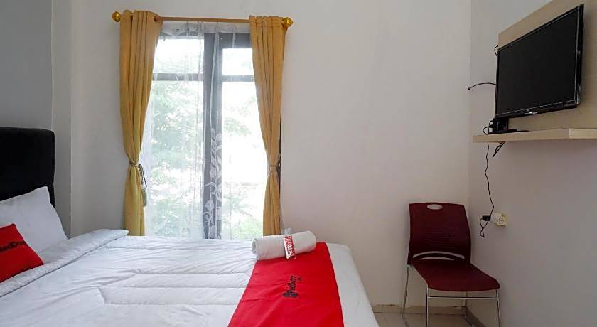 RedDoorz @ Kratonan Solo